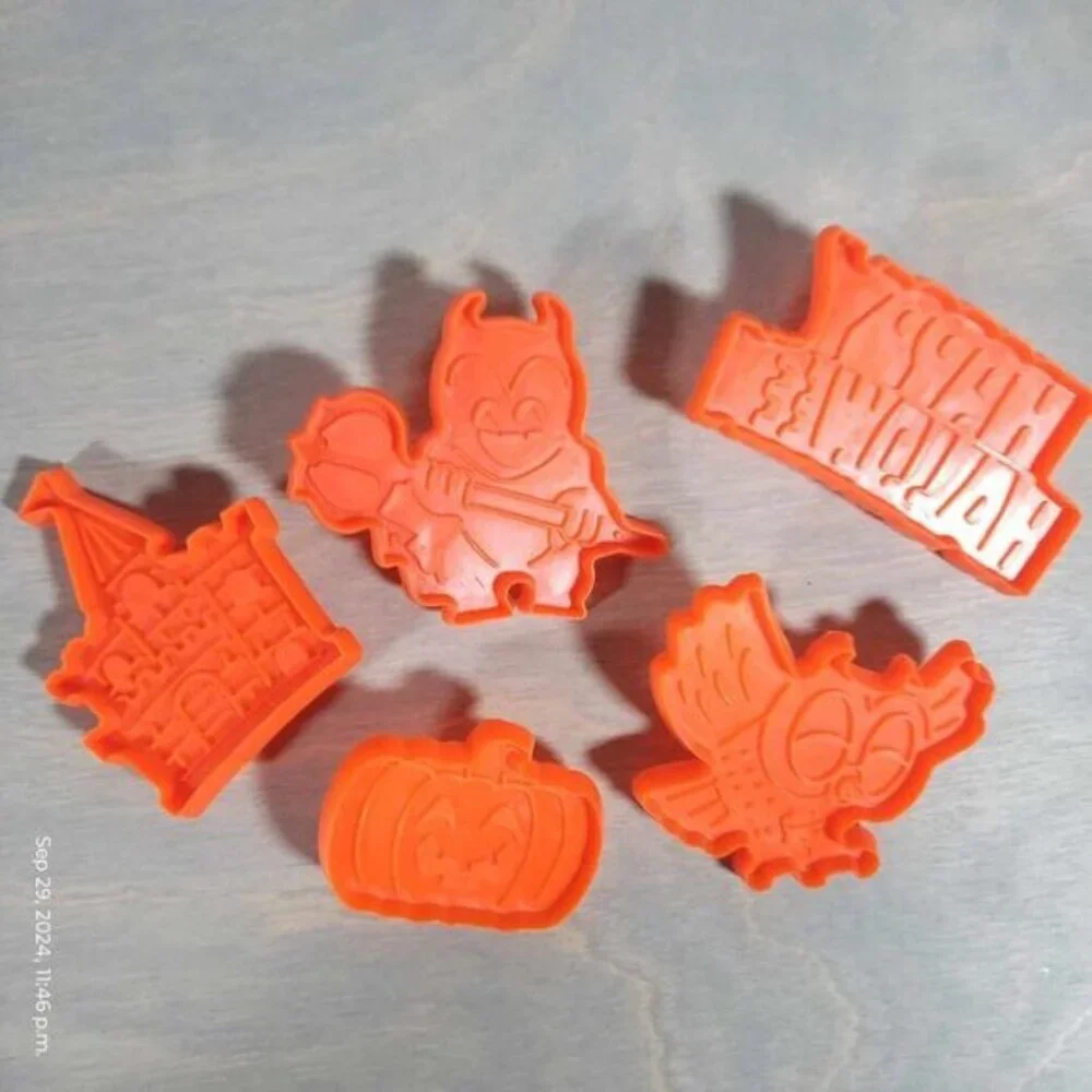 Vintage wilton halloween orange cookie cutters,‎ imprint plastic 5pc set